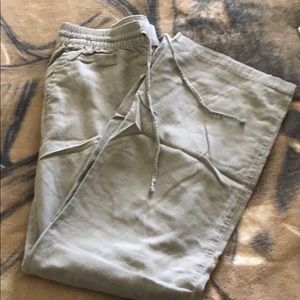 Lightweight trouser.